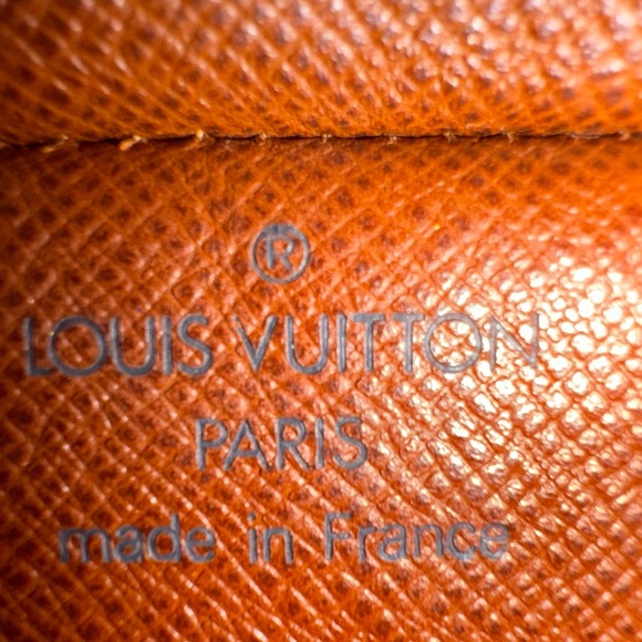 Authentic Louis Vuitton Blois Bag - Picture 7 of 15